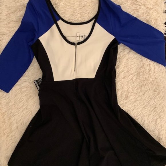 Express Color Block Dress - Picture 2 of 4
